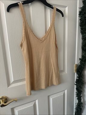Women's Lace-Trim V-Neck Tank Top - Neutral Tan